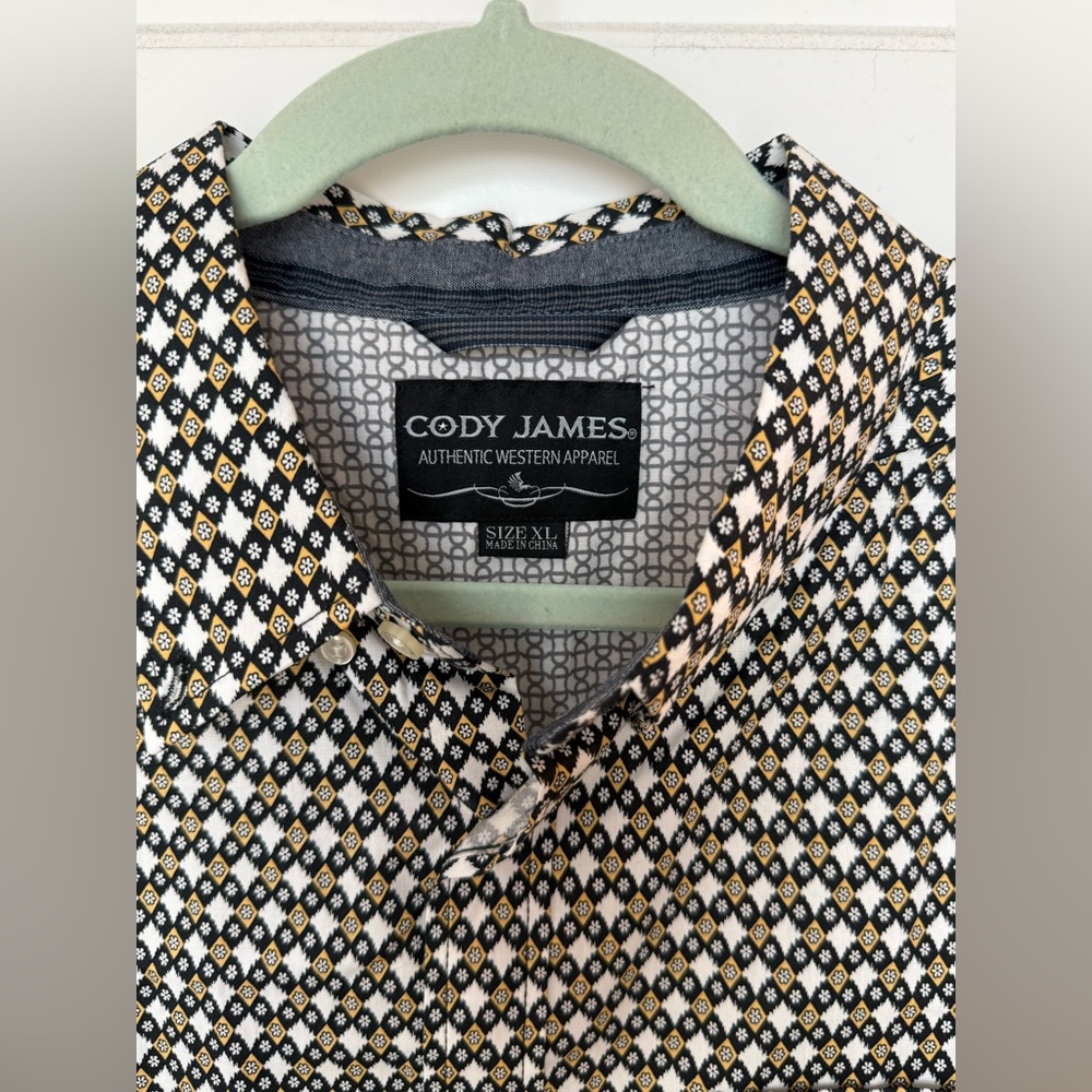 Men's Black and White Patterned Casual Shirt - Picture 2 of 2